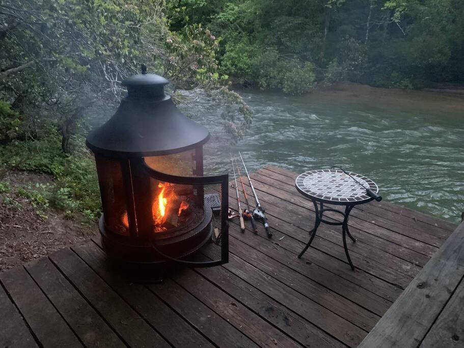 Cabin Fever On Cartecay River Ellijay Exteriér fotografie