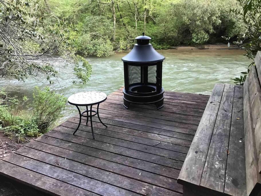 Cabin Fever On Cartecay River Ellijay Exteriér fotografie